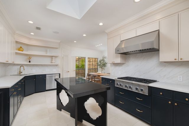 6912 Hillpark Drive, Dallas, TX 75230