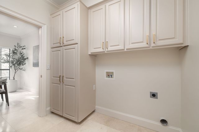 6912 Hillpark Drive, Dallas, TX 75230