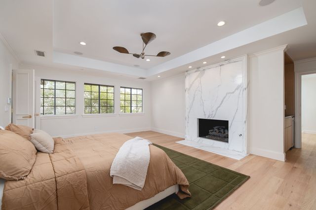 6912 Hillpark Drive, Dallas, TX 75230