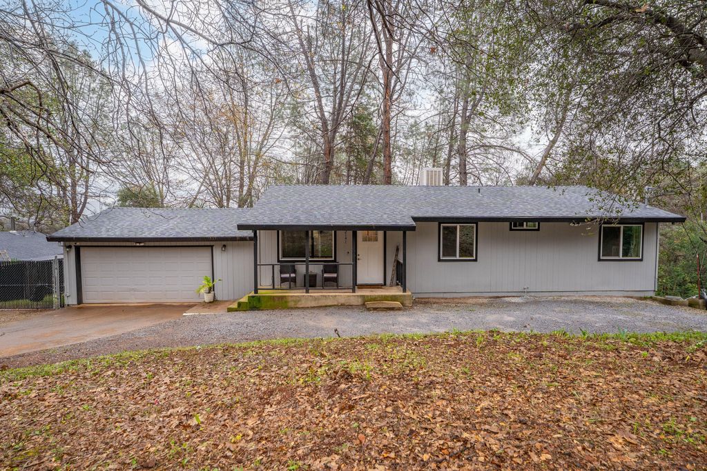 2141 Montana Avenue, Shasta Lake, CA 96019