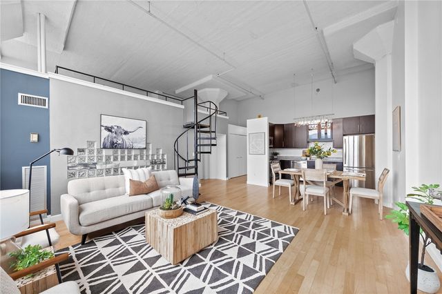 5850 Centre Ave 503, Shadyside, PA 15206