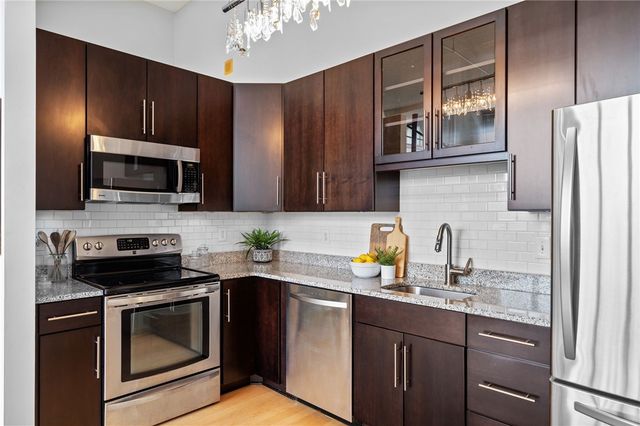 5850 Centre Ave 503, Shadyside, PA 15206