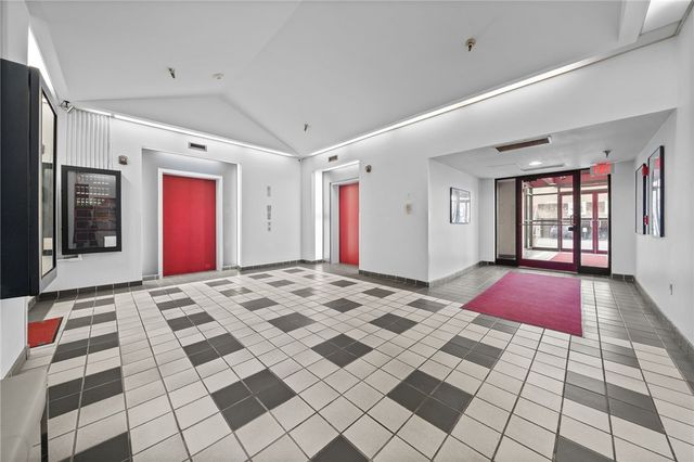 5850 Centre Ave 503, Shadyside, PA 15206