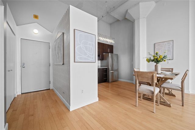 5850 Centre Ave 503, Shadyside, PA 15206