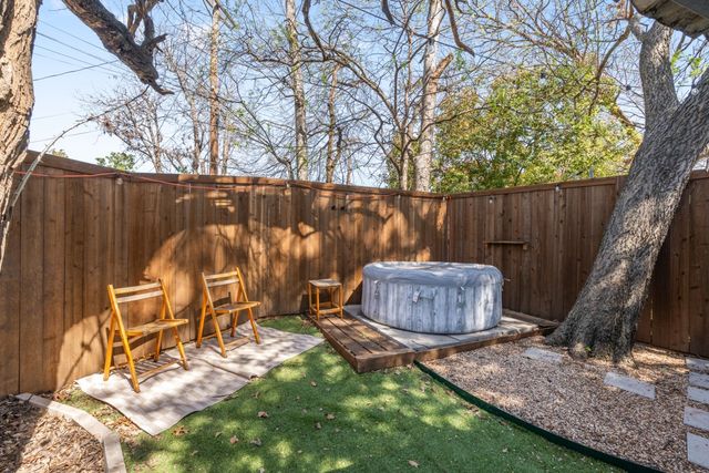 2321 Hartline Drive, Dallas, TX 75228
