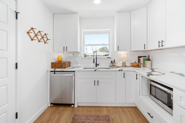 2321 Hartline Drive, Dallas, TX 75228