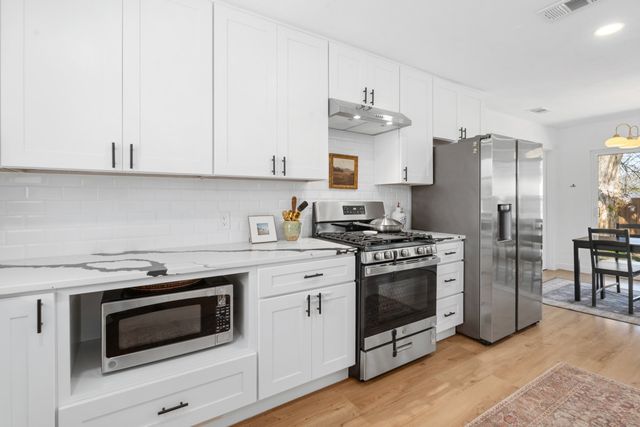 2321 Hartline Drive, Dallas, TX 75228