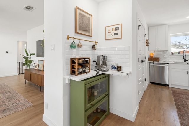 2321 Hartline Drive, Dallas, TX 75228