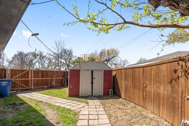 2321 Hartline Drive, Dallas, TX 75228
