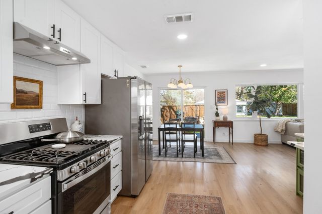 2321 Hartline Drive, Dallas, TX 75228