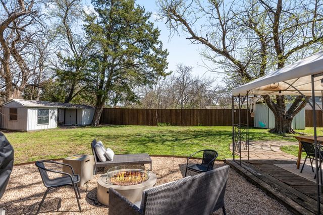 2321 Hartline Drive, Dallas, TX 75228