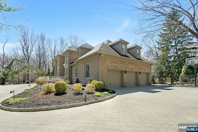 31 Burning Hollow Road, Saddle River, NJ 07458