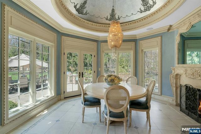 31 Burning Hollow Road, Saddle River, NJ 07458
