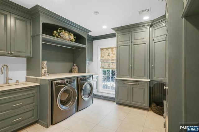 31 Burning Hollow Road, Saddle River, NJ 07458