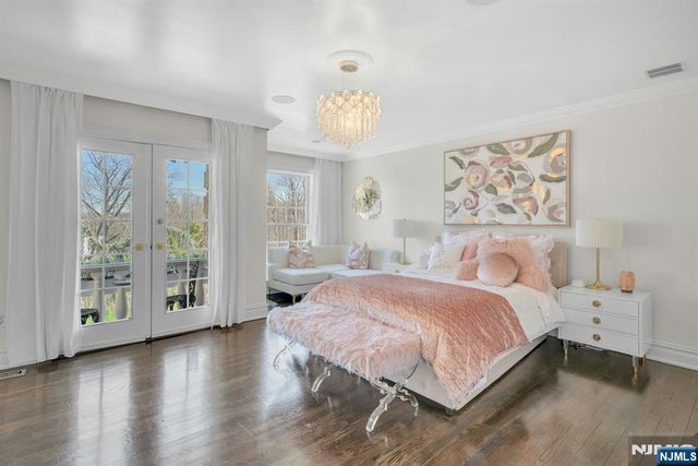 31 Burning Hollow Road, Saddle River, NJ 07458