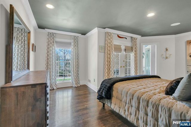 31 Burning Hollow Road, Saddle River, NJ 07458