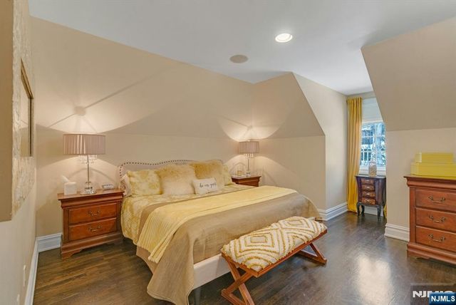 31 Burning Hollow Road, Saddle River, NJ 07458