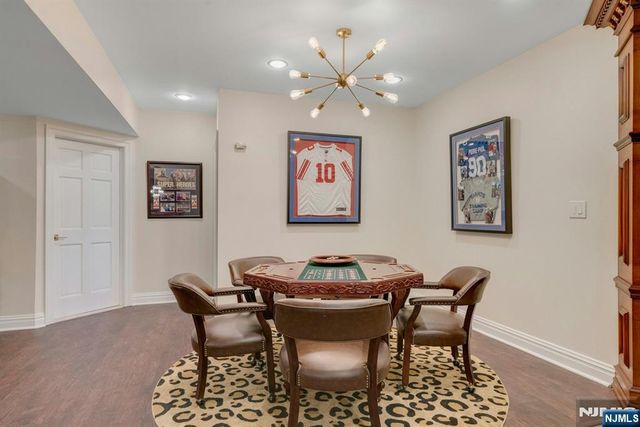 31 Burning Hollow Road, Saddle River, NJ 07458