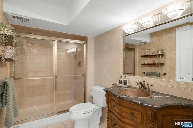 31 Burning Hollow Road, Saddle River, NJ 07458