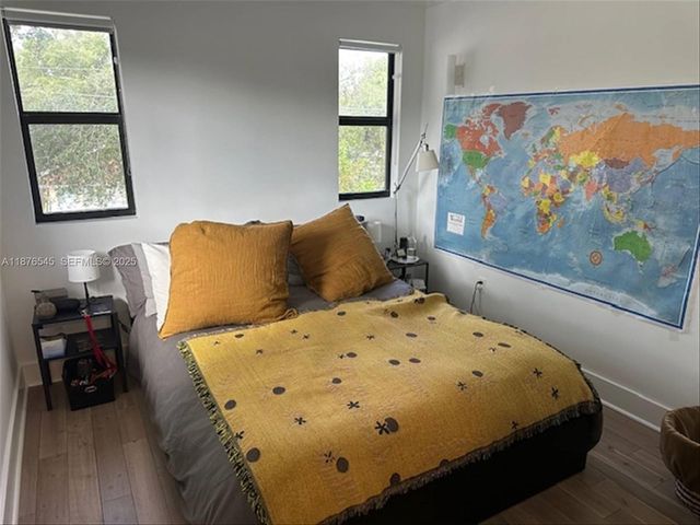 1076 NW 55th St, Miami, FL 33127