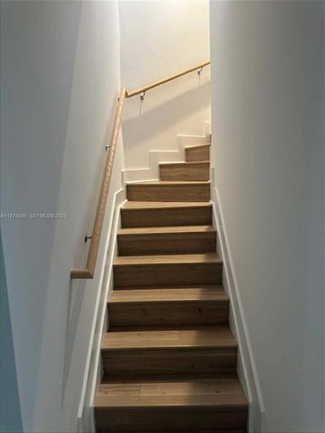 1076 NW 55th St, Miami, FL 33127