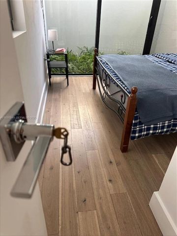 1076 NW 55th St, Miami, FL 33127