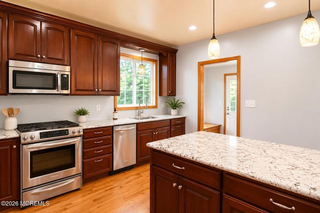 138 Church Street, Belford, NJ 07718