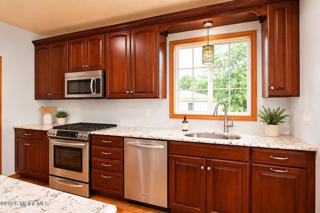138 Church Street, Belford, NJ 07718