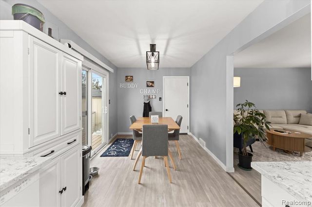 3947 Percy King Road, Waterford, MI 48329