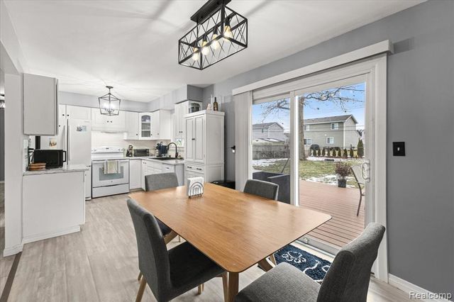 3947 Percy King Road, Waterford, MI 48329