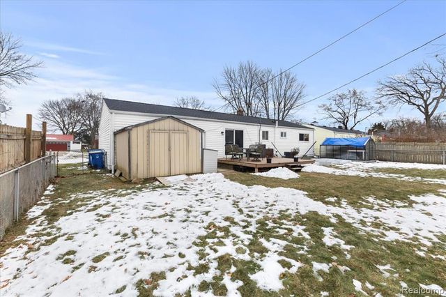 3947 Percy King Road, Waterford, MI 48329