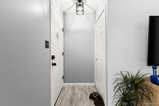 3947 Percy King Road, Waterford, MI 48329