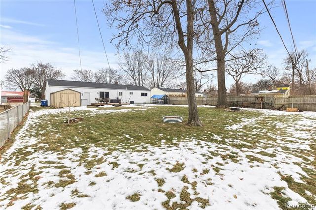 3947 Percy King Road, Waterford, MI 48329