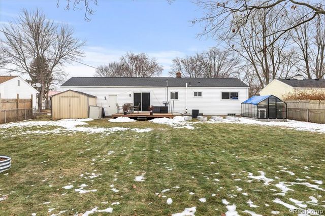 3947 Percy King Road, Waterford, MI 48329