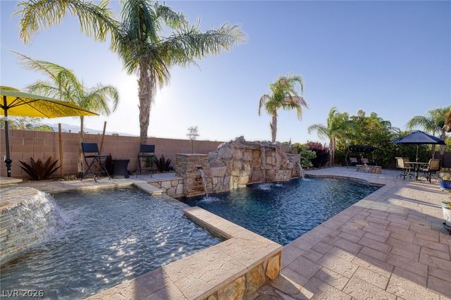 7347 Peace Rose Street, Las Vegas, NV 89131