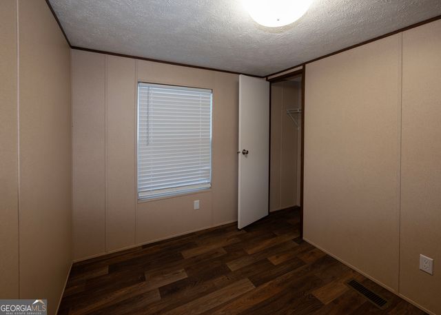 330 Edgewater Lane, Hartwell, GA 30643