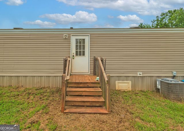 330 Edgewater Lane, Hartwell, GA 30643