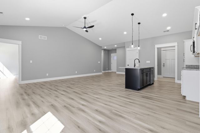 100 Harrods Glen, Harrodsburg, KY 40330