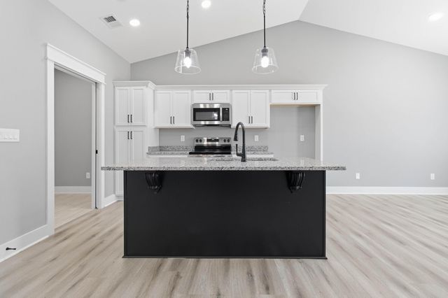 100 Harrods Glen, Harrodsburg, KY 40330