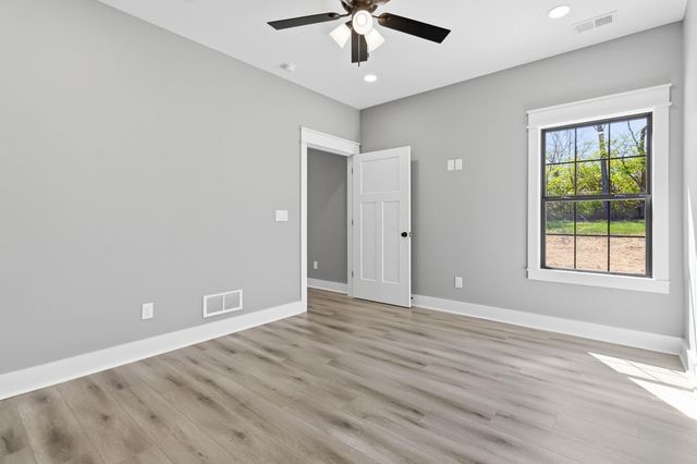 100 Harrods Glen, Harrodsburg, KY 40330