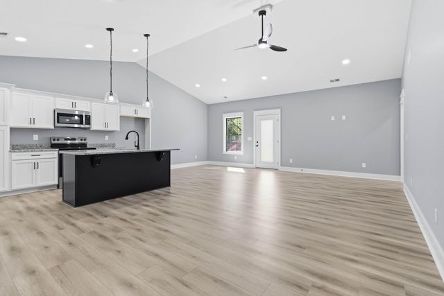 100 Harrods Glen, Harrodsburg, KY 40330