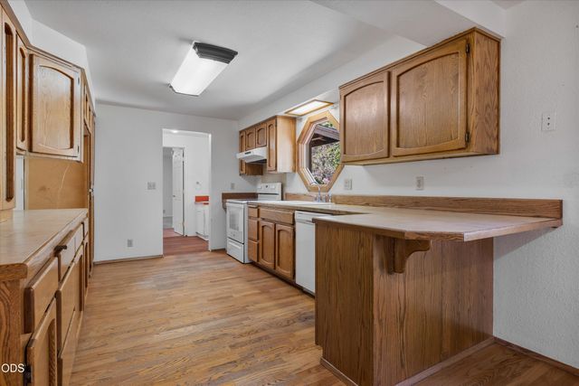 60325 Woodside Road, Bend, OR 97702