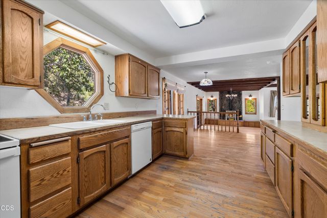 60325 Woodside Road, Bend, OR 97702