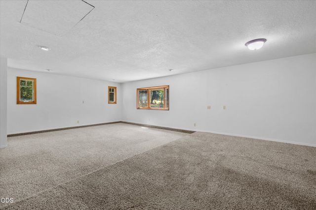 60325 Woodside Road, Bend, OR 97702