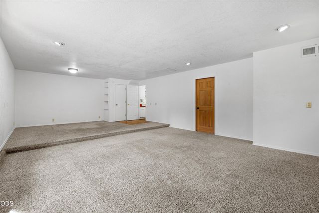 60325 Woodside Road, Bend, OR 97702