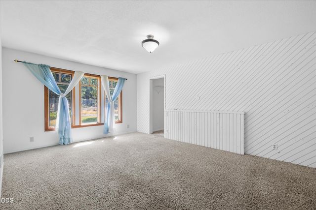 60325 Woodside Road, Bend, OR 97702