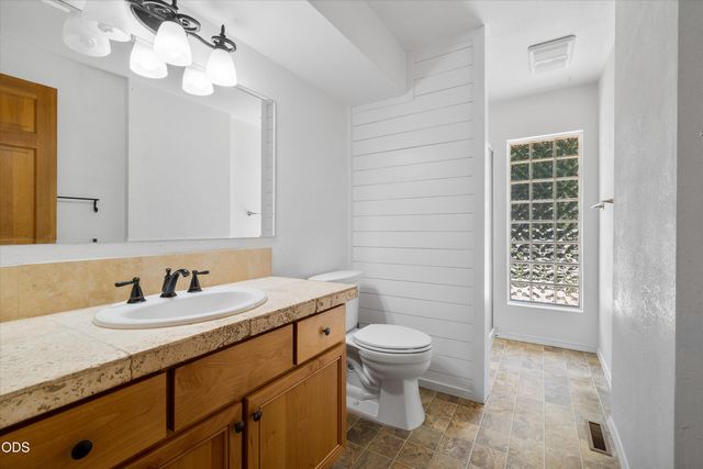 60325 Woodside Road, Bend, OR 97702