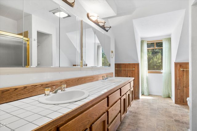 60325 Woodside Road, Bend, OR 97702
