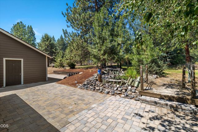 60325 Woodside Road, Bend, OR 97702