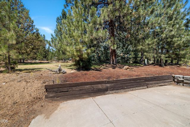 60325 Woodside Road, Bend, OR 97702